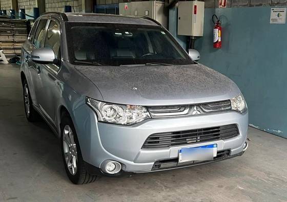 MITSUBISHI OUTLANDER 3.0 GT 4X4 V6 24V GASOLINA 4P AUTOMÁTICO MITSUBISHI OUTLANDER 3.0 GT 4X4 V6 24V GASOLINA 4P AUTOMÁTICO